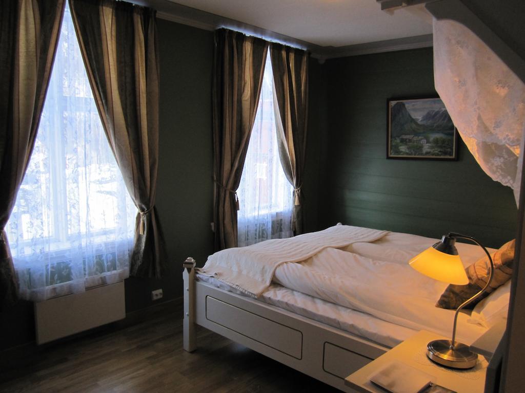 Hotel Hjelle Hotel 2*