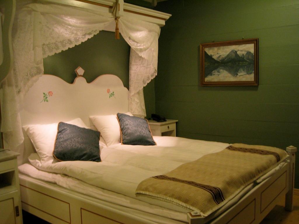 Hjelle Hotel